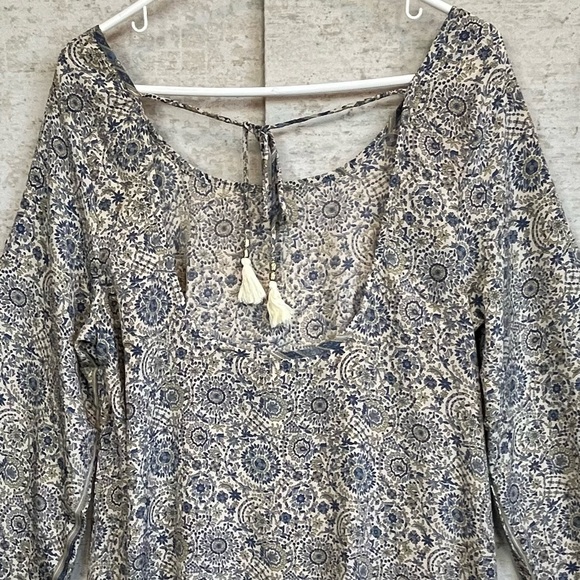 Karma Highway Elegant Blue and White Patterned Women's Top One Size - Picture 9 of 14